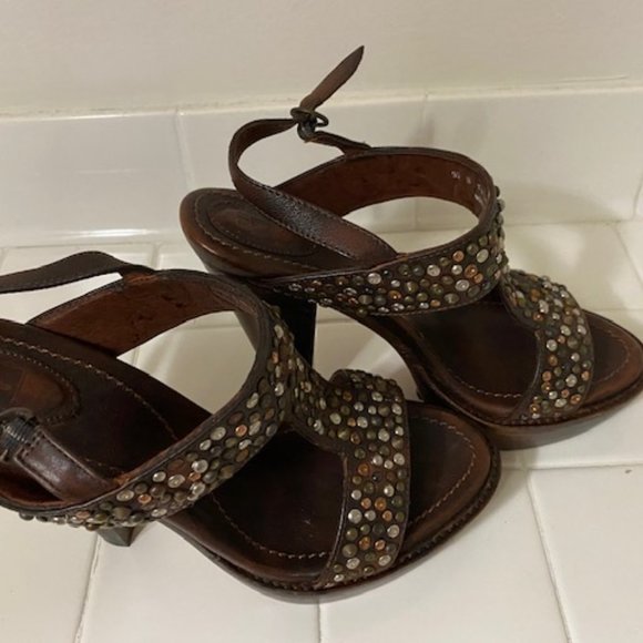 Frye - Picture 2 of 3